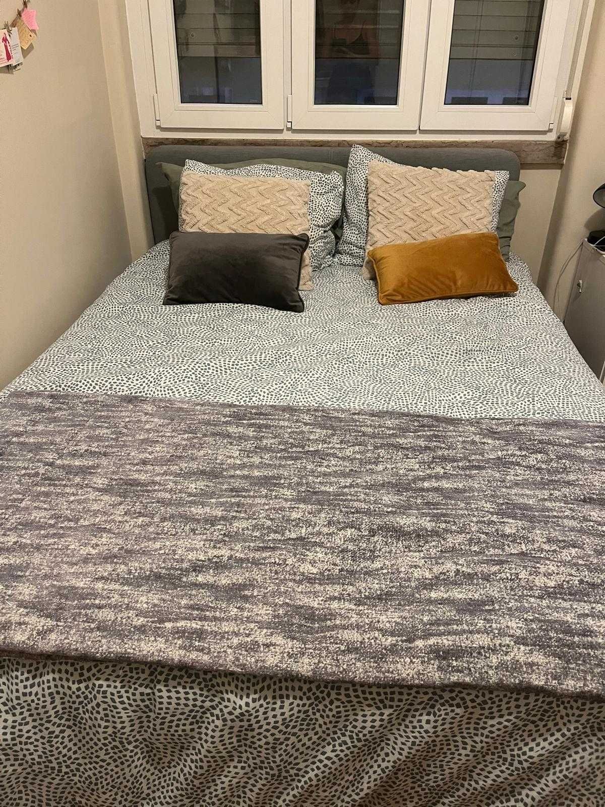 Vendo Cama com colchão
