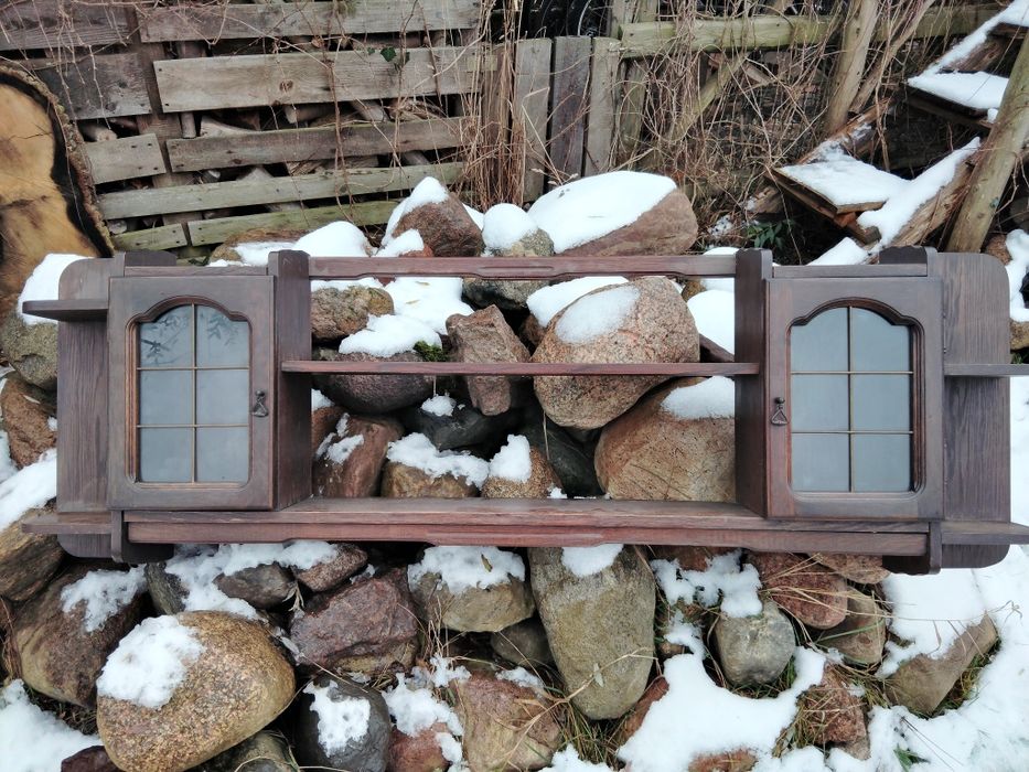 Półki z z witrynami