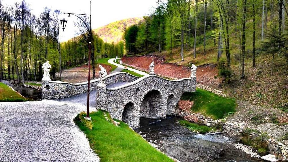 Екскурсії Закарпаттям