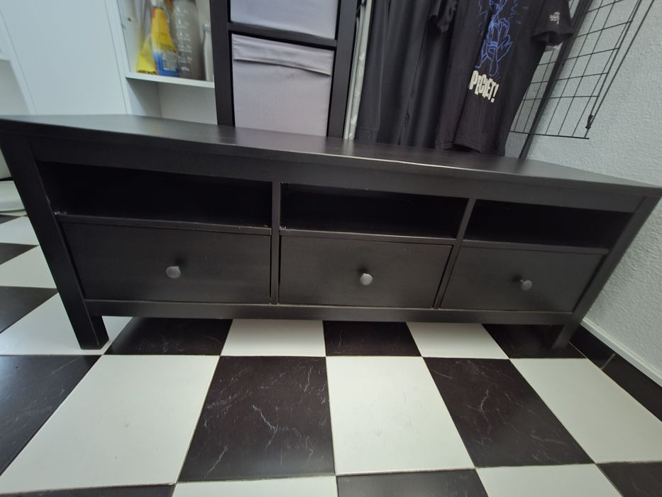 Consola preta de Tv - Ikea