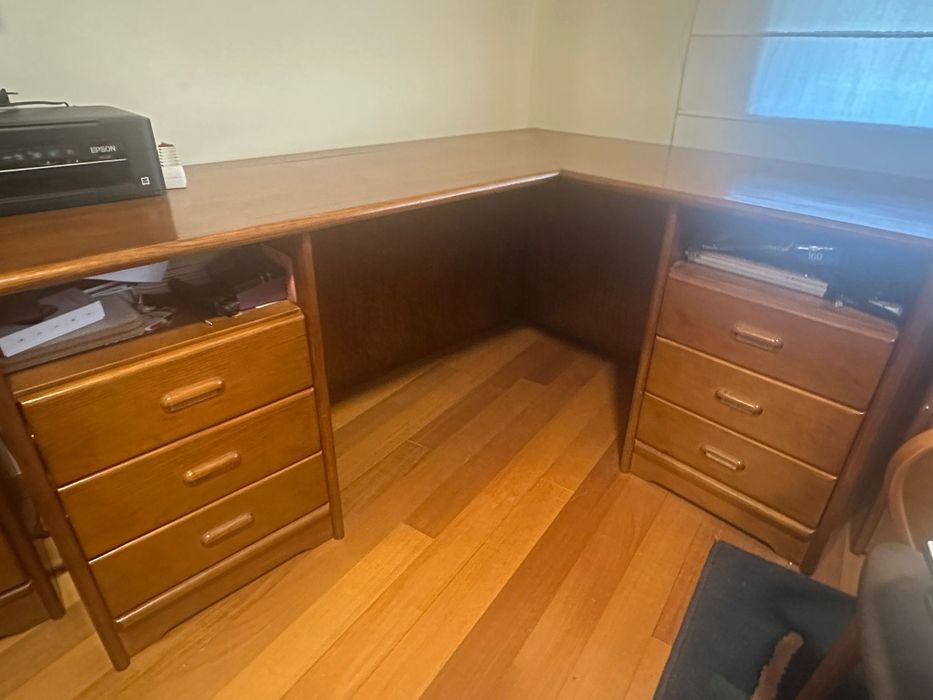 Secretaria em Madeira