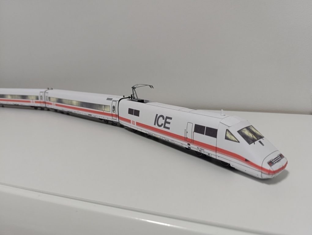 Model kartonowy zabawka pociąg expresowy ICE koleje niemieckie.  PKP I