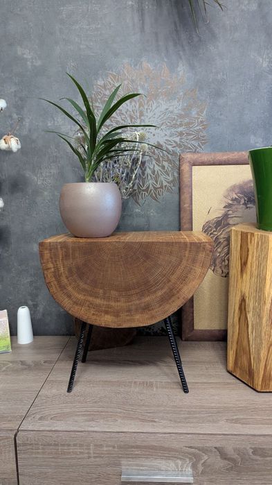 Пеньки столики стільці