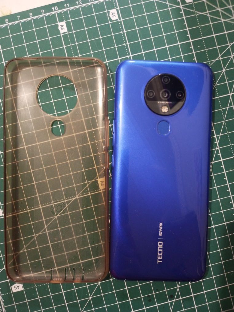Tecno spark 6 4/128 GB