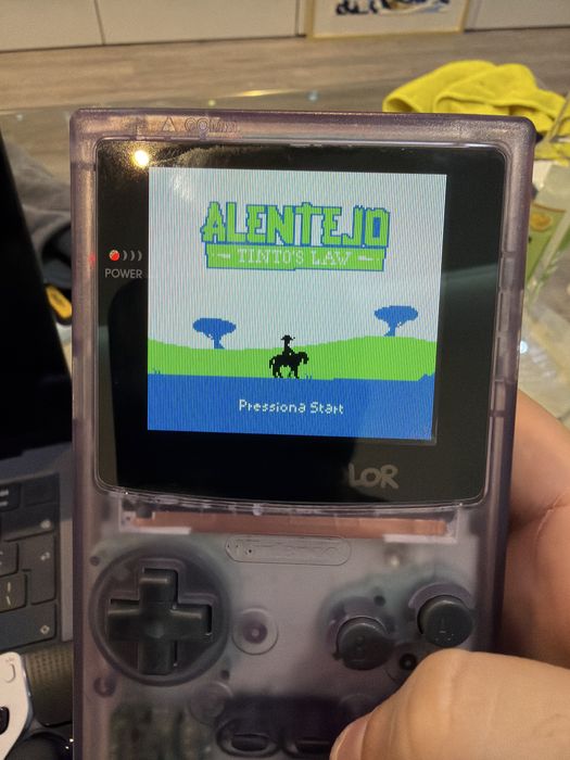 Gameboy Color - com ecran IPS e shell nova