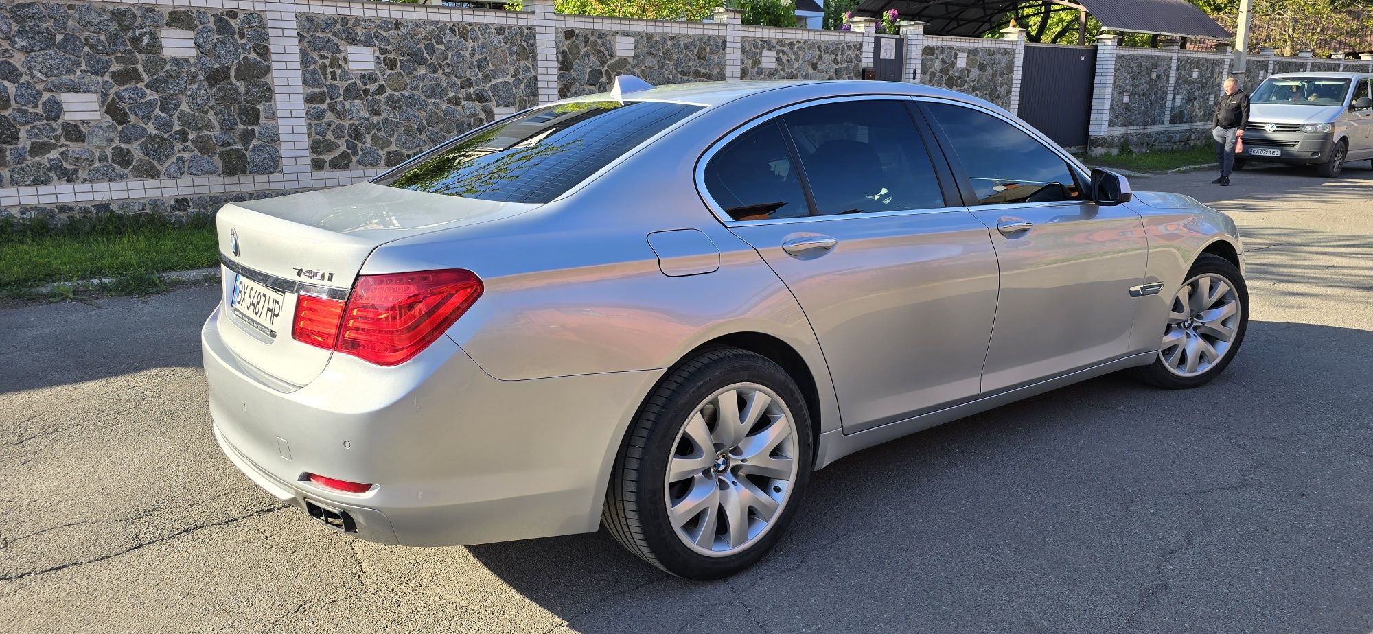 Продам BMW-7  740i