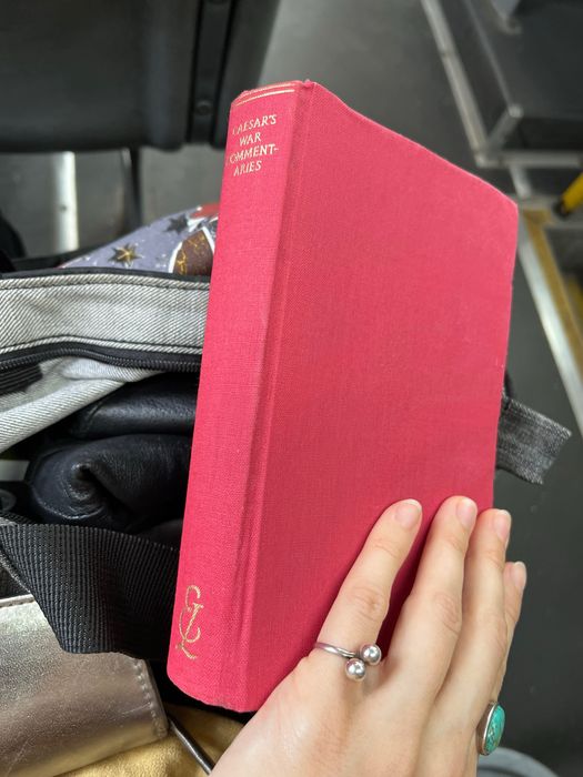 Коментарі Цезаря, Книга 1955 року, Лондон, має приватний штамп