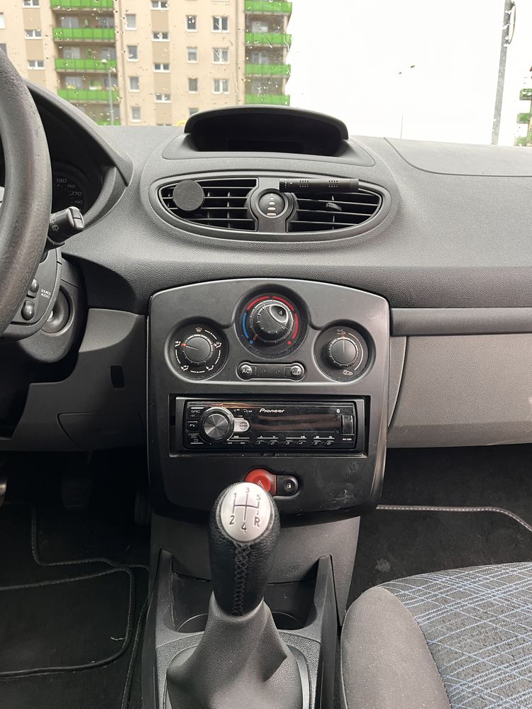 Renault Clio III 1.5 DCI, 2007 rocznik, alu felgi, 4 glośniki