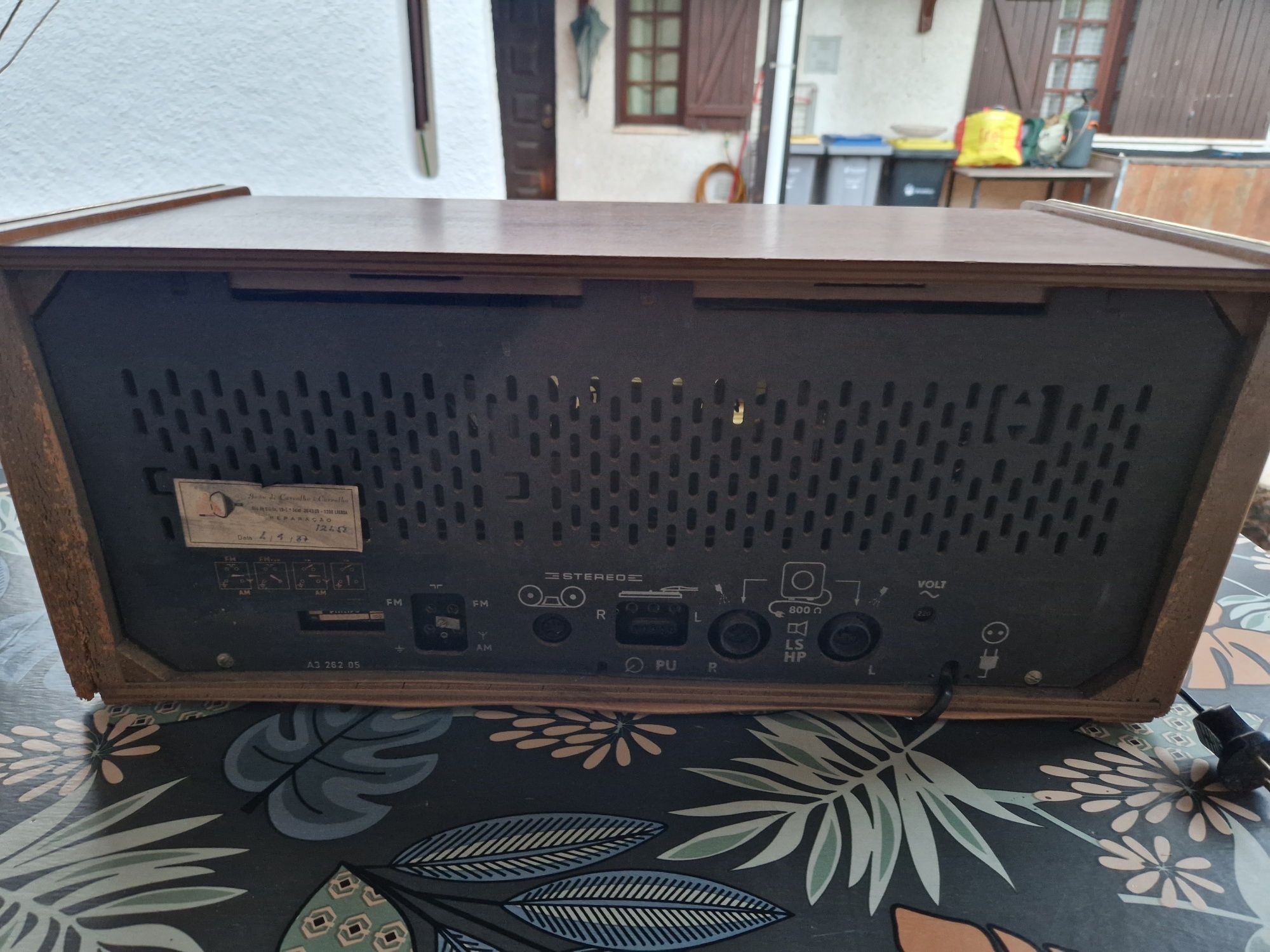 Radio antigo Philips vintage