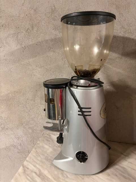 Profesjonalny włoski młynek do kawy SAB 650W