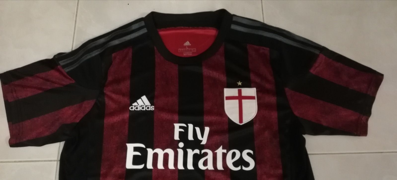 Camisola Official Milan edição Especial