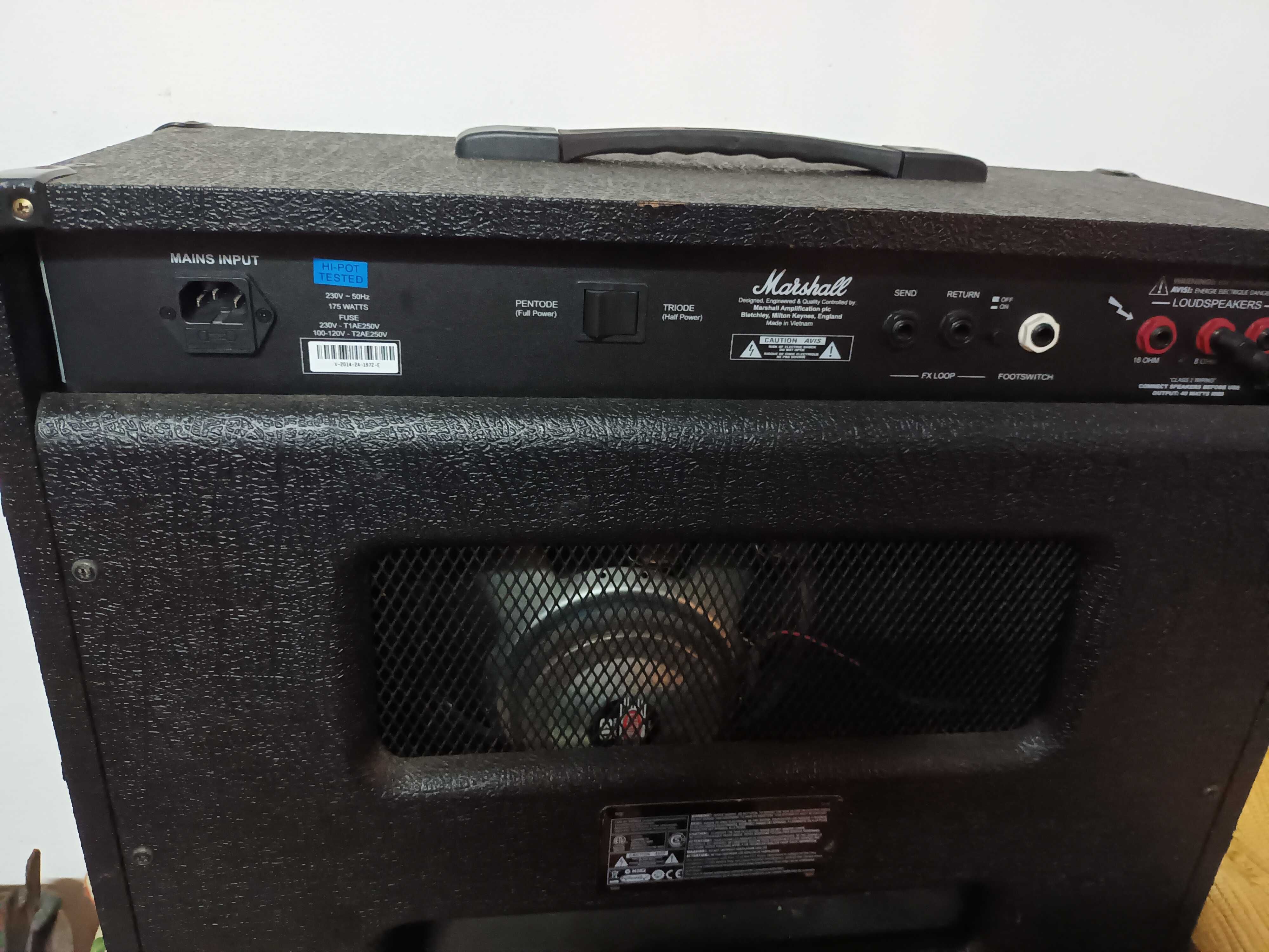 Amplificador - Marshall DSL 40C
