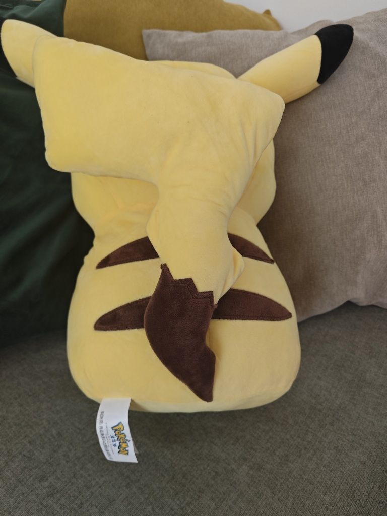 Grande Pikachu de Peluche