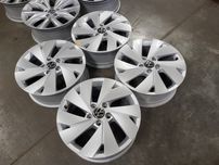 Felgi aluminiowe 17" 5x112 ET46 VW Golf VIII OEM ! VII VI Jak Nowe !
