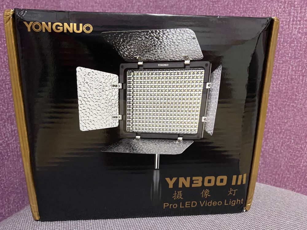LED осветитель Yongnuo YN-300 III (3200K-5600K)