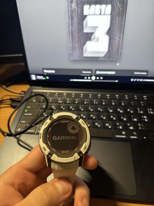 Смарт-годинник Garmin Instinct 2X Solar 51мм білий