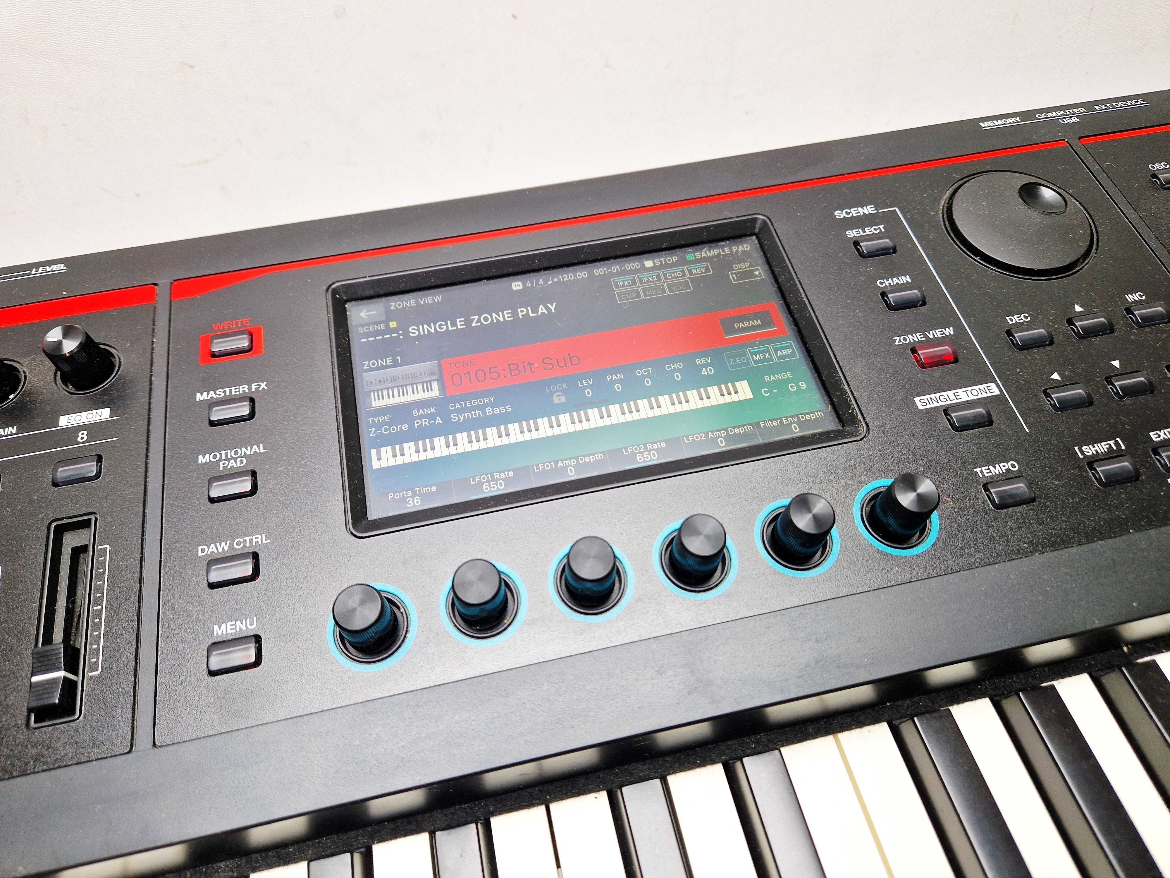 Syntezator klawisze ROLAND FANTOM 08 ! Zobacz !