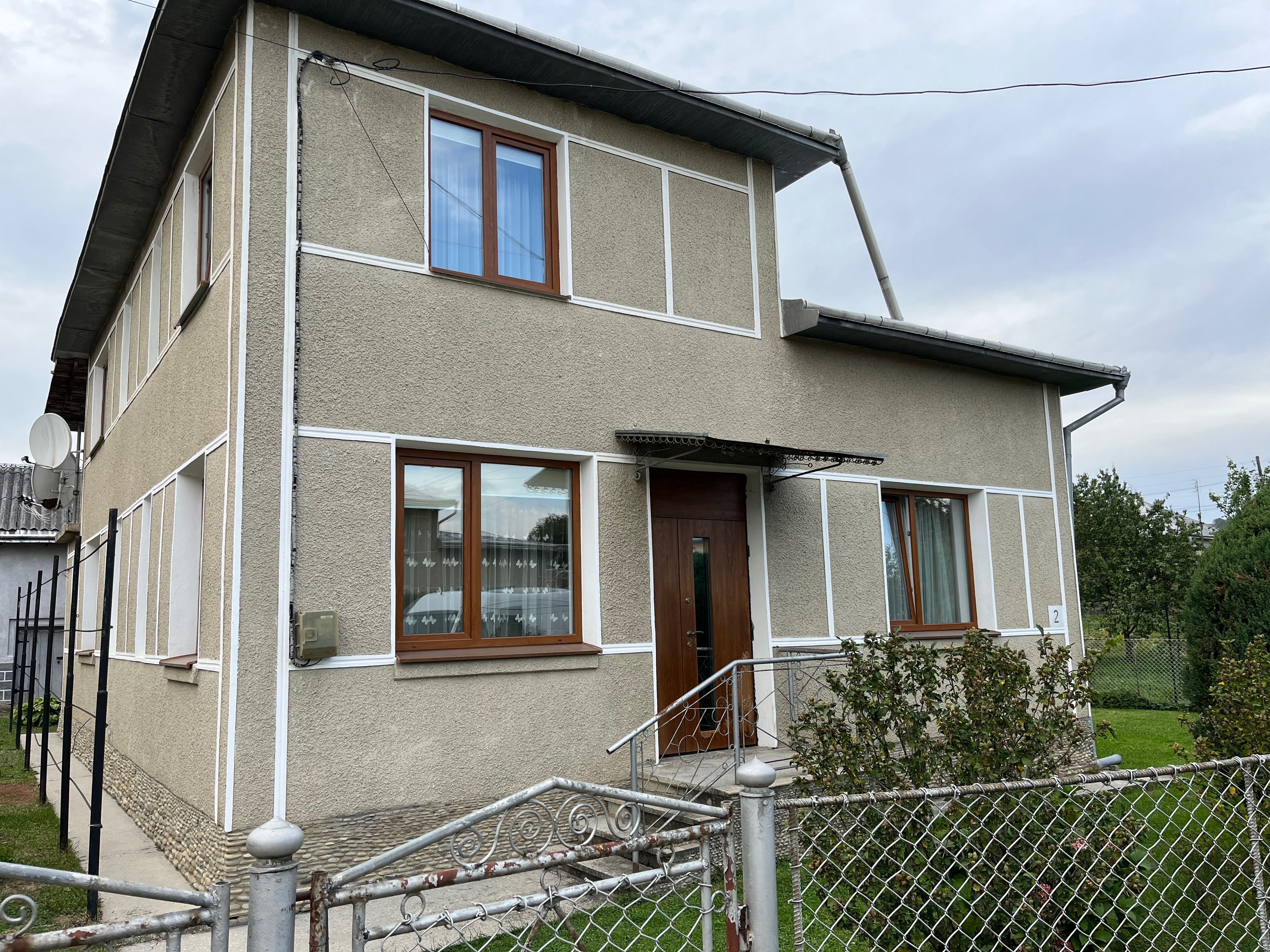 Продається господарство в смт. Кути, Косівського рн.