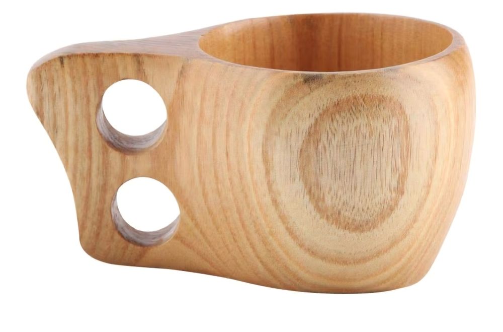 Drewniana filiżanka do kawy lub herbaty