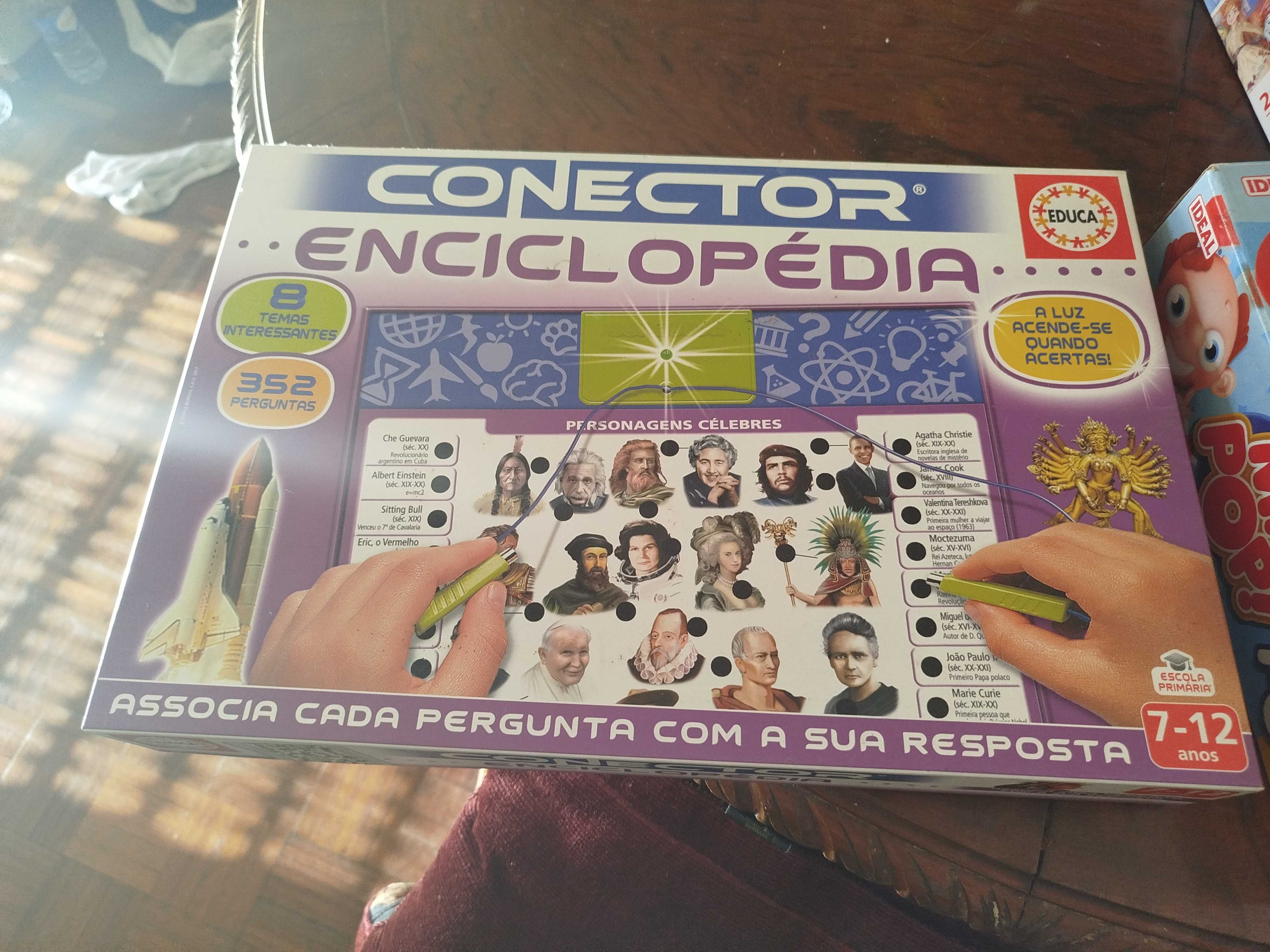 Vendo jogos e puzzles variados