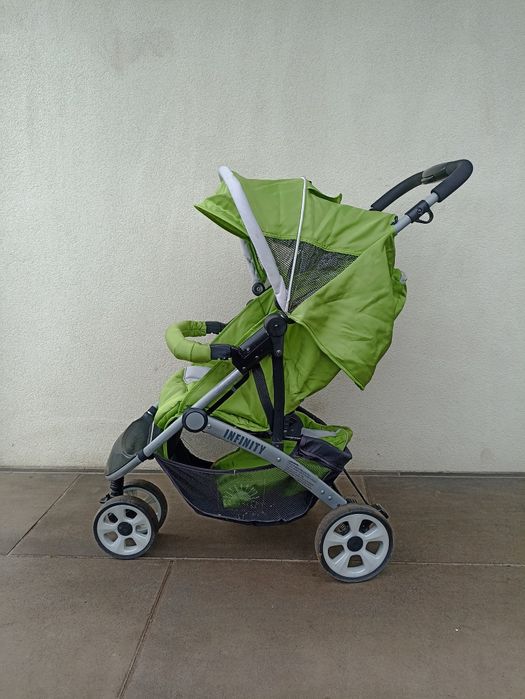 Wózek spacerowy Infiniti Quatro