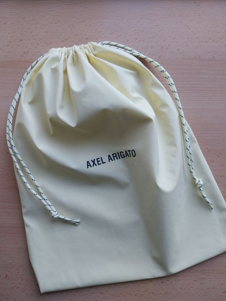 Żółta skórzana torba Axel Arigato duży worek przeciwkurzowy