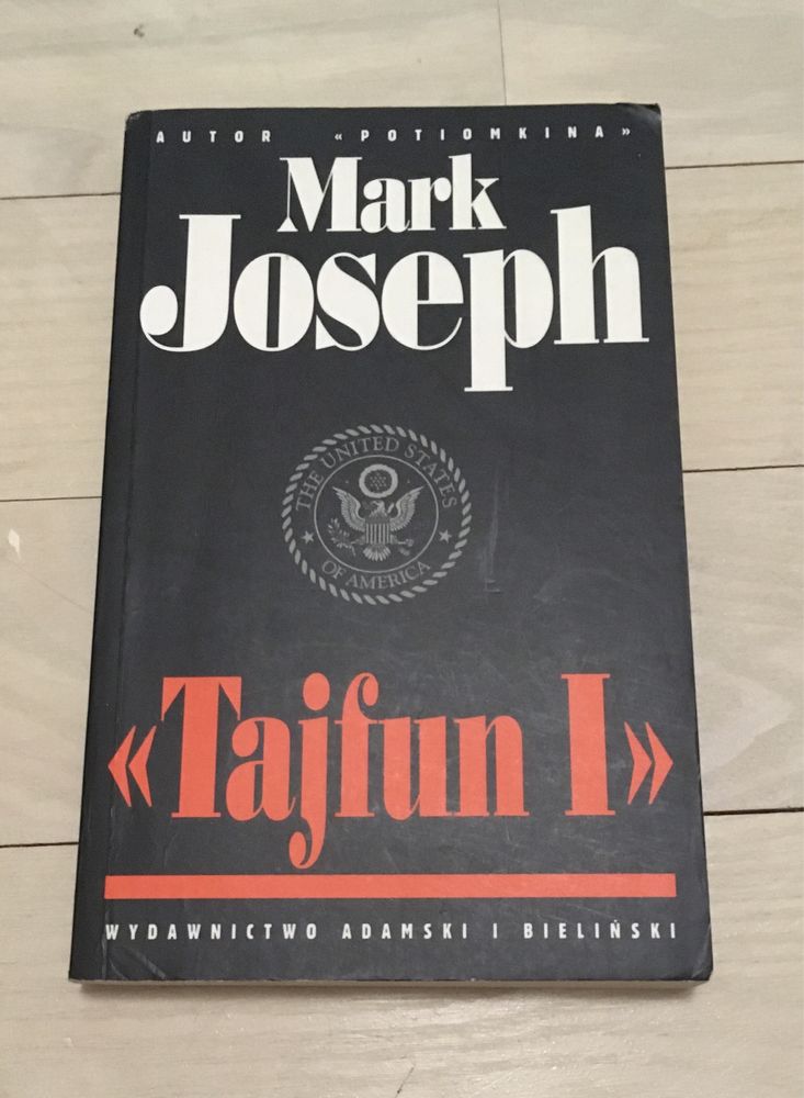 Tajfun l Mark Joseph