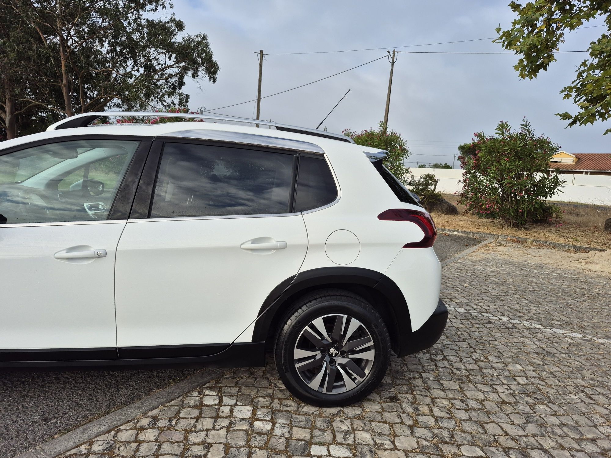 Peugeot 2008 - 16.000KM - AUTOMÁTICO | GARANTIA | ALLURE