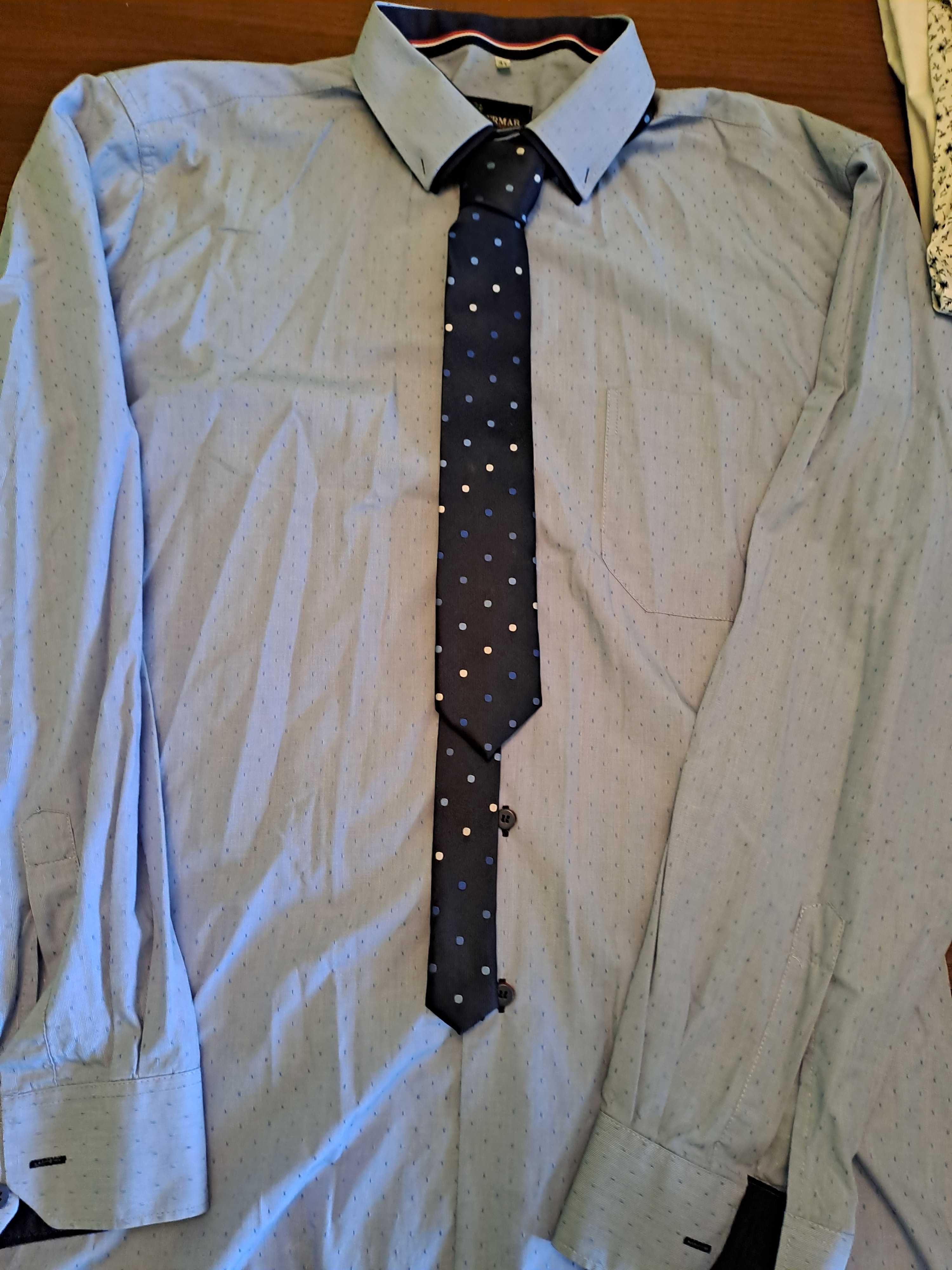 Koszula z krawatem