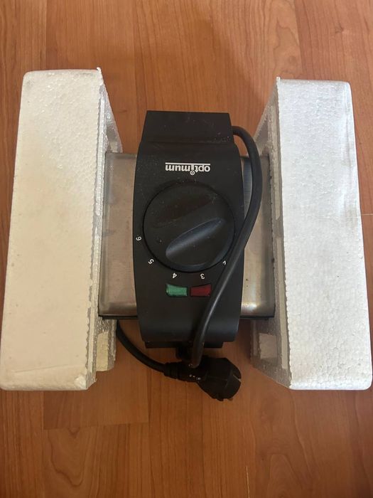 Вафельница/гофровница/ электрическая