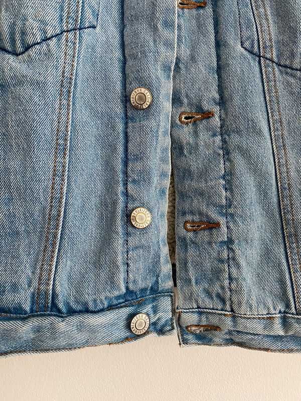 niebieska jeansowa kurtka z futerkiem z misiem M 38 Brandy Melville