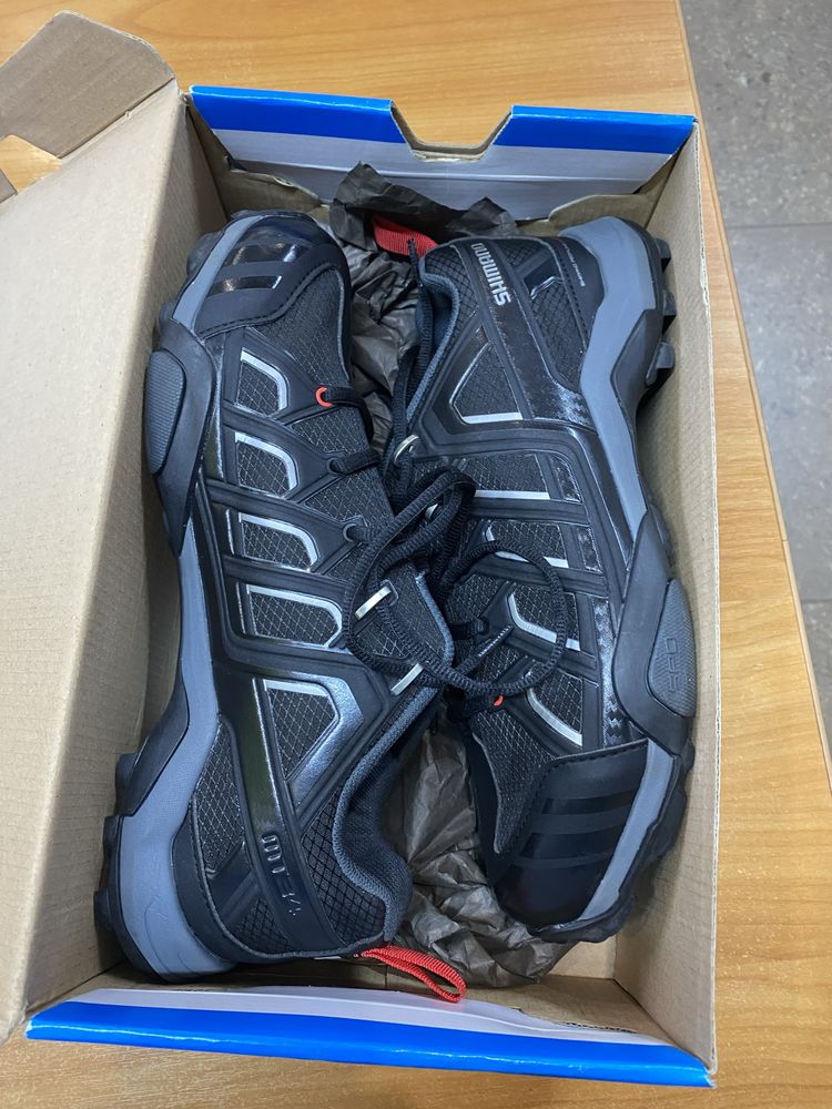 Продам велотуфлі Shimano 43