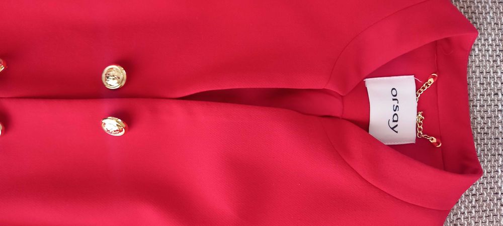 Czerwony pudełkowy żakiet, świąteczny,złote guziki ORSAY - 38/M j.nowy