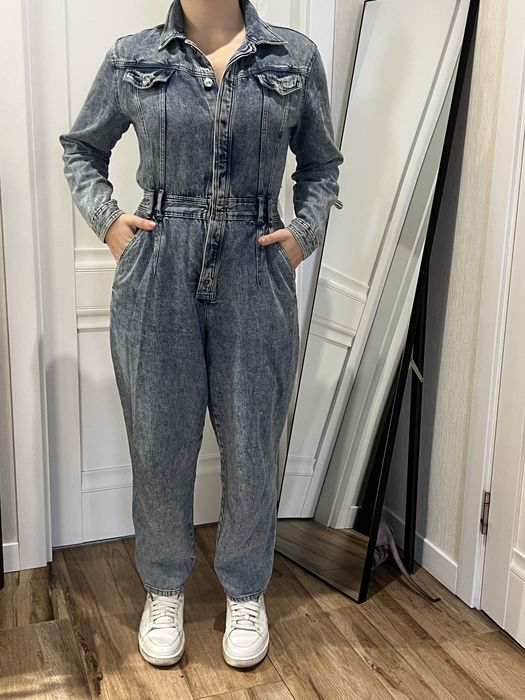 Стильний джинсовий комбінезон, високий пояс