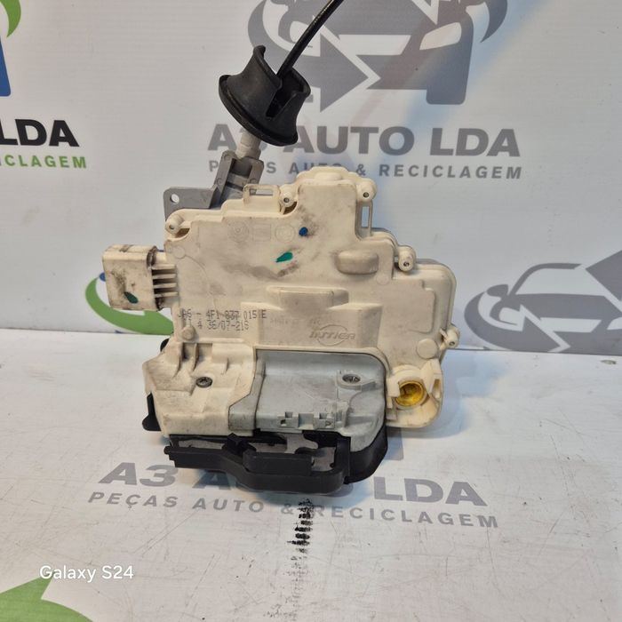 Ficheira porta frente esquerda Audi A3 A6 C6