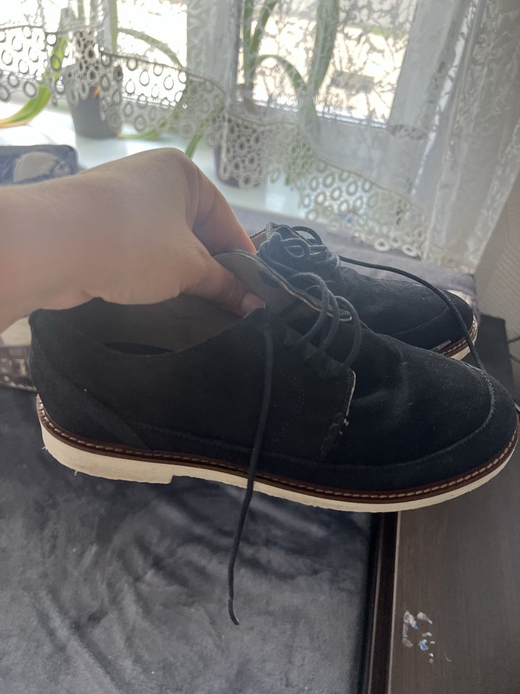 Продам туфлі доя хлопчика zara