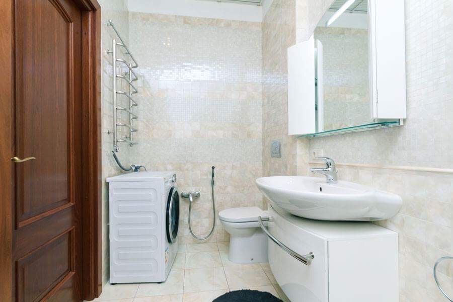 Подобова оренда. Дві просторі спальні. Центр. Лютеранська-18-555.biz.ua