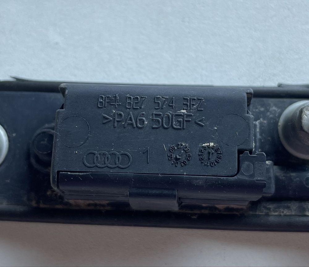 Накладка кришки багажника;підсвічування номерного знака Audi A3