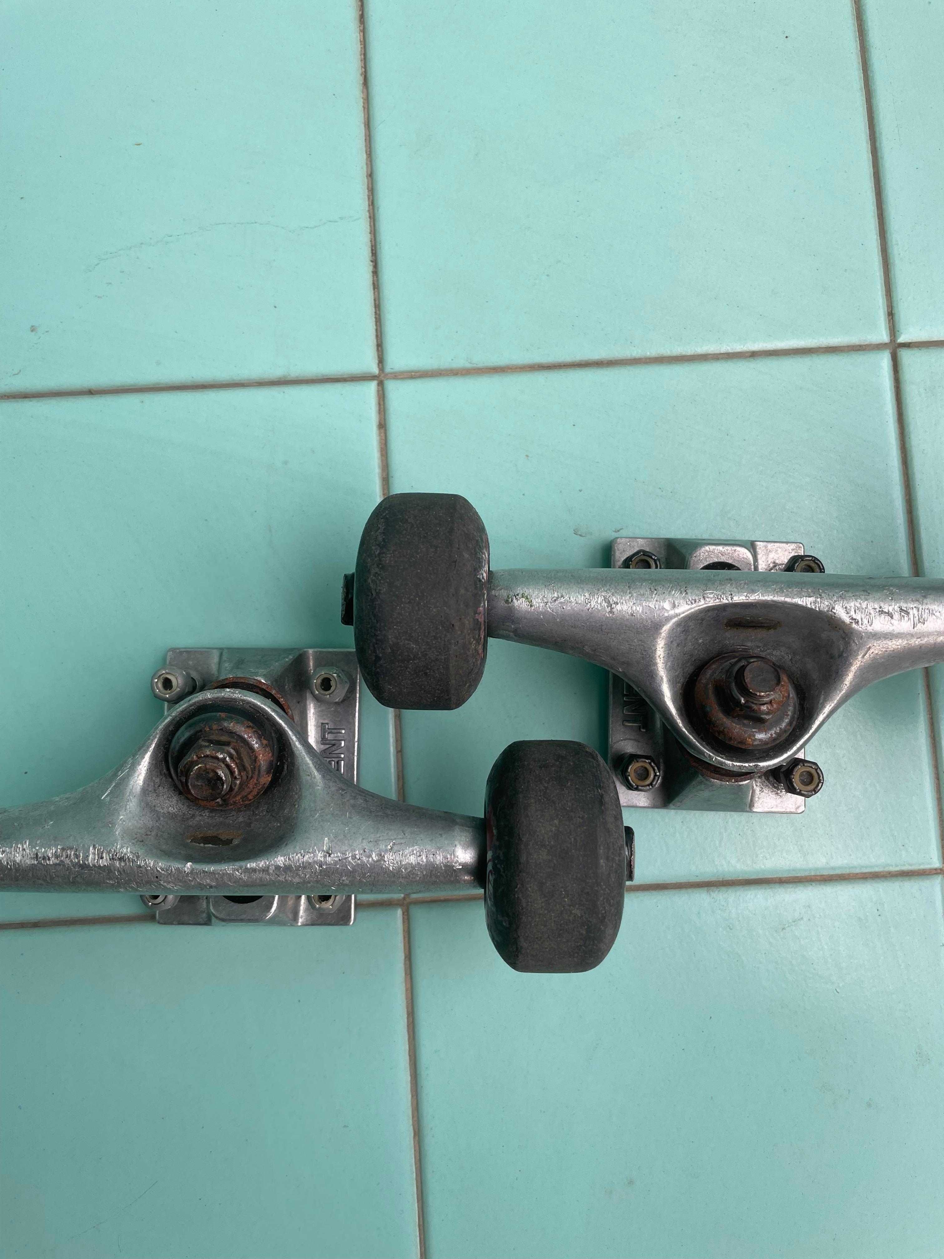 Trucks + Rodas Element