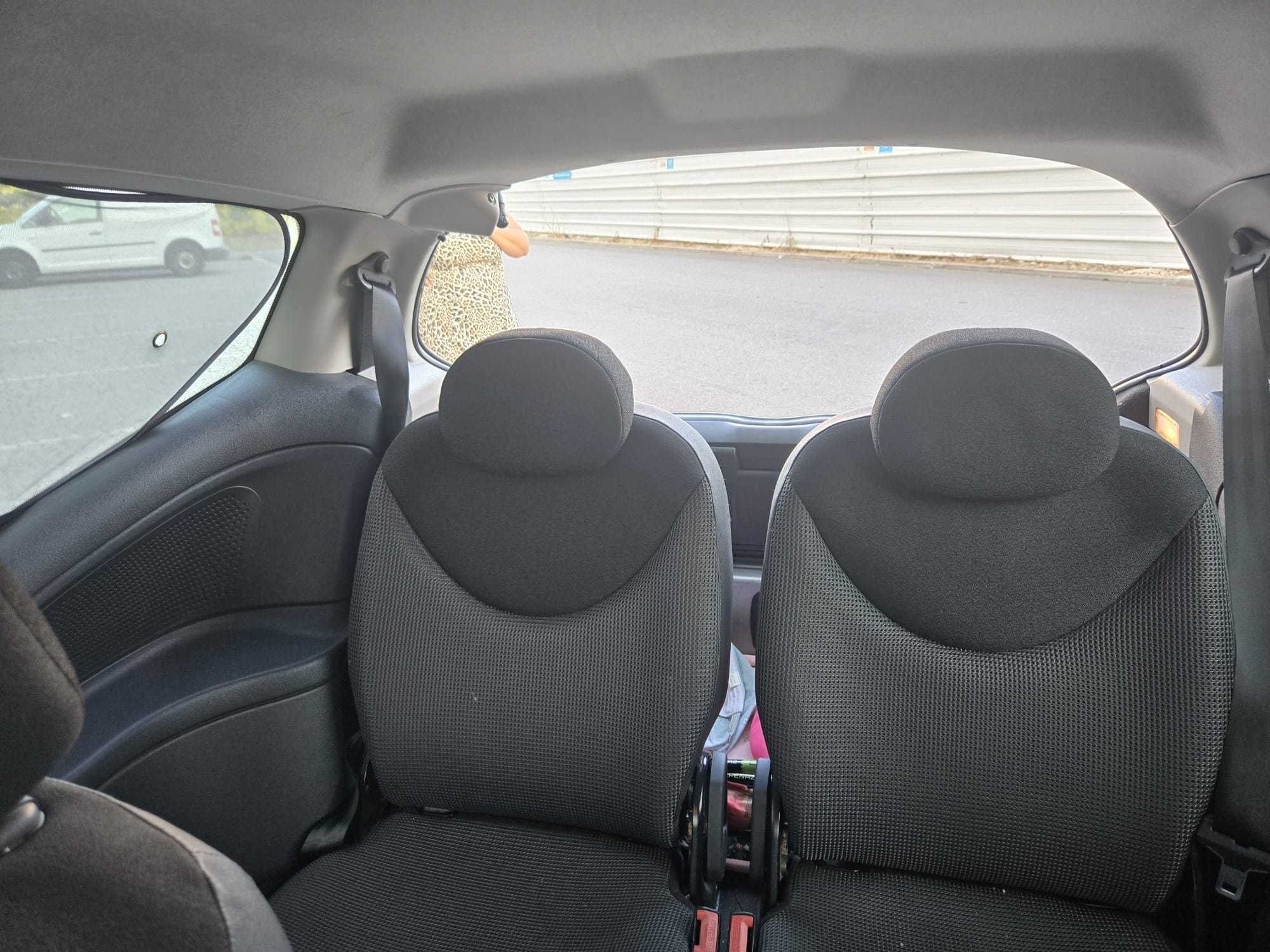 Citroën C2 ano 2008 gasolina 105.000 km