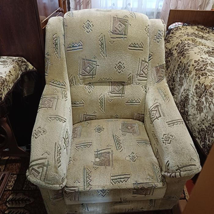 Диван розкладний + крісло (самовивіз)