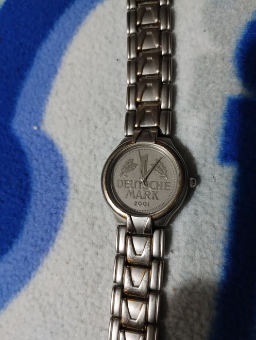Женские часы "DEUTSCHE MARK" 2001 нержавеющая сталь.