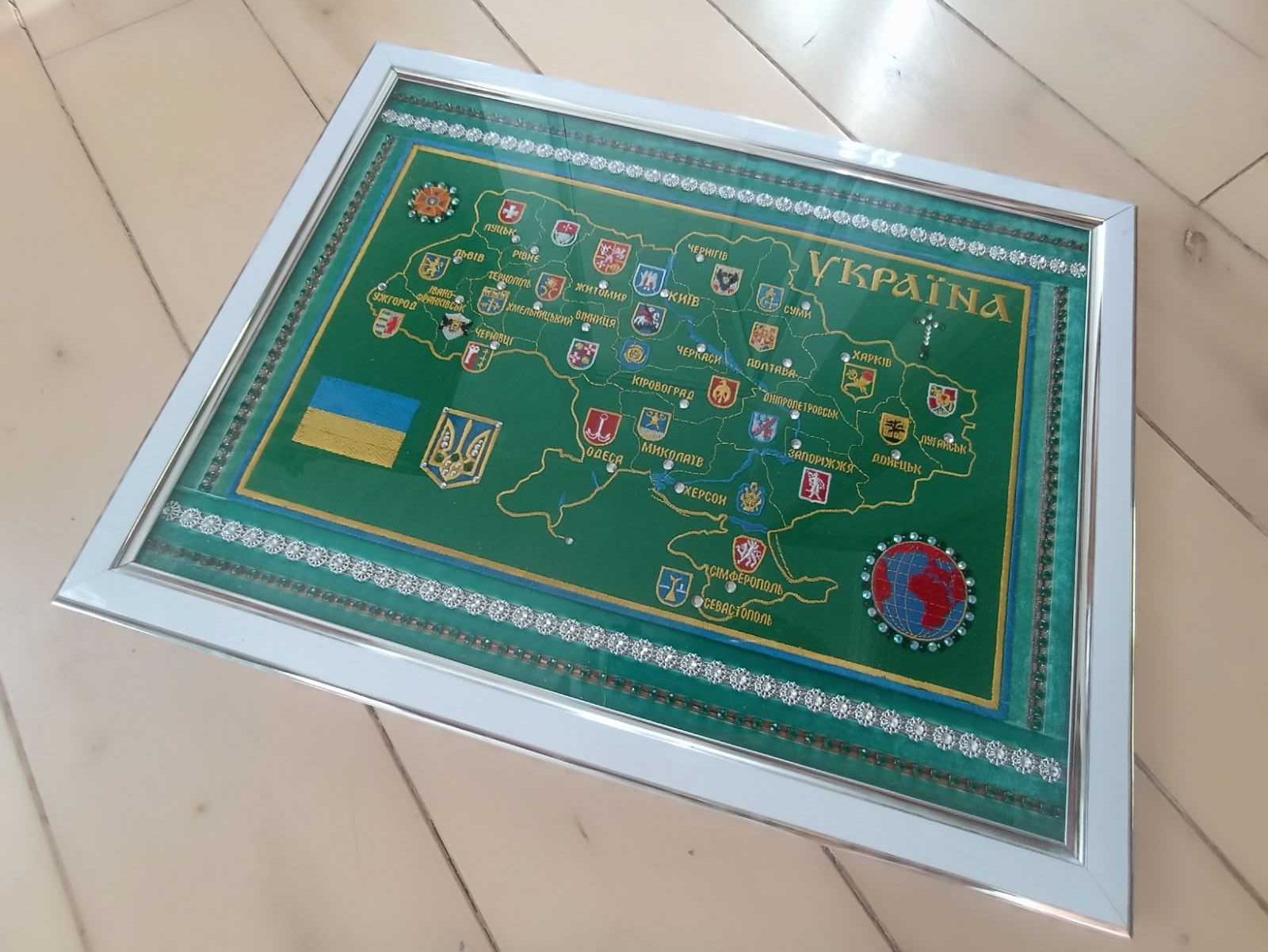 Картина-карта Украины на ткани, в рамке