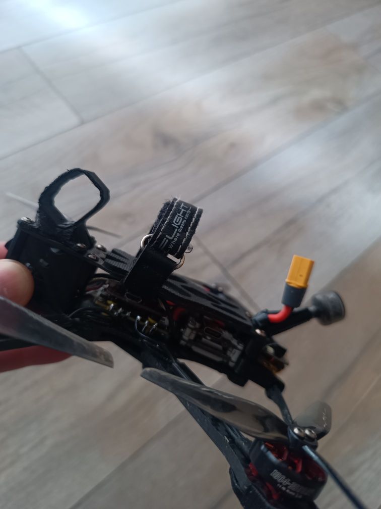 Dron fpv Apex 4 Dji Vista polar stack t-motor elrs