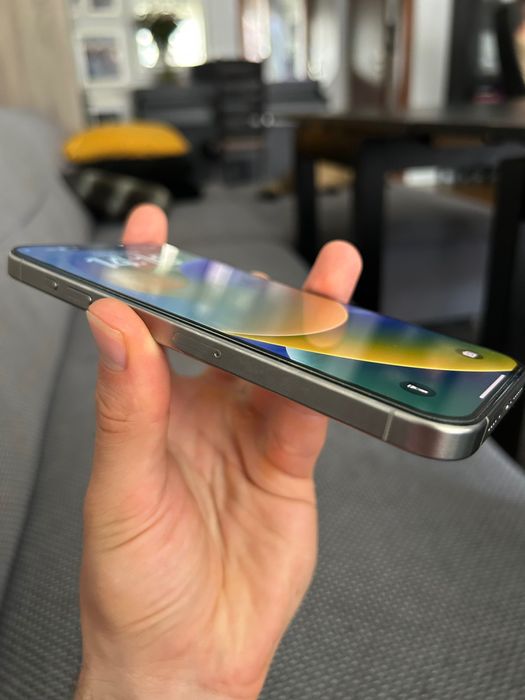iPhone 15 pro Max como novo