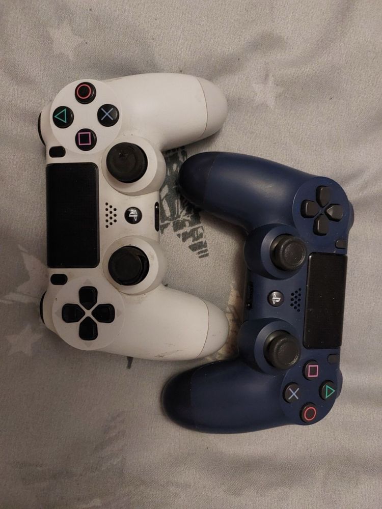 PS 4 + 2 контролера і 3 ігри
