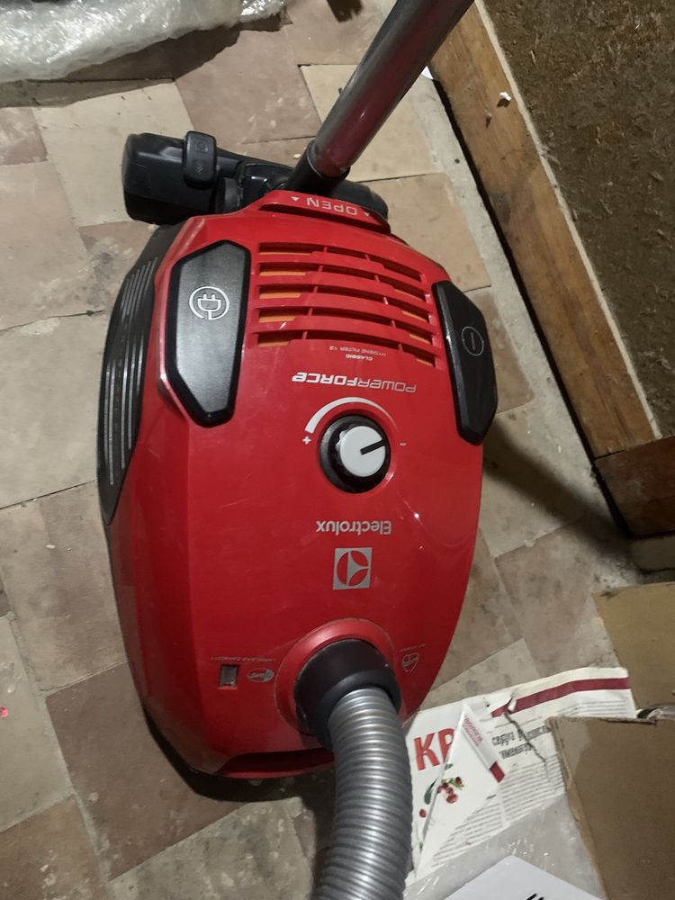 Пилосос Electrolux Powerforce PF1CLASSIC