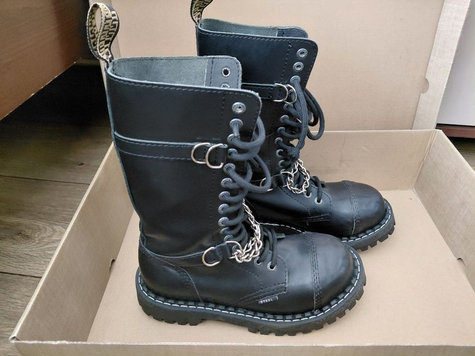 GLANY STEEL czarne 15-dziur roz. 37