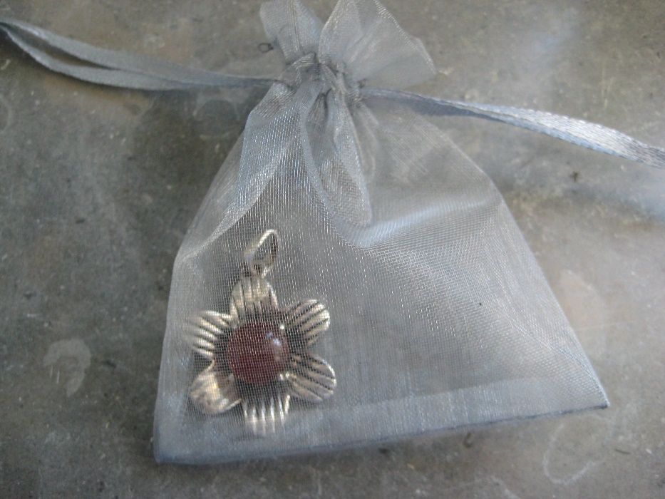 Pendente Flor prata contrastada+pedra semipreciosa(NOVO)