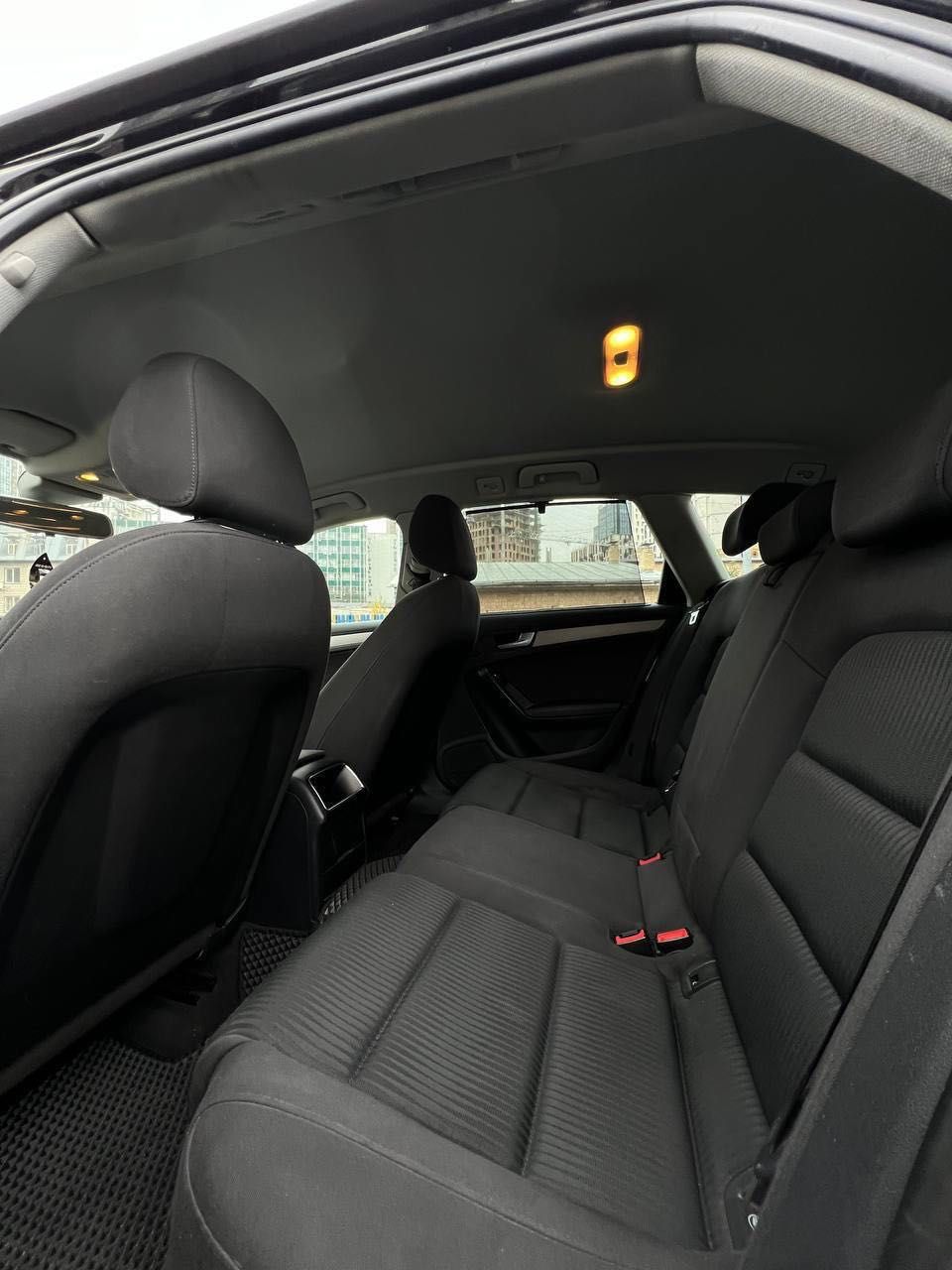 Audi A4 2012 року